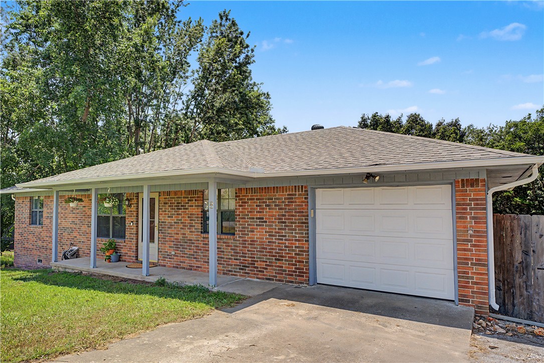 Affordable, well maintained home on oversized lot in Bella Vista is ready and waiting for its new owners. Perfect for 1st time home buyers or those looking to downsize. This charming home is move in ready home comes with a refrigerator, washer, dryer and TV. The kitchen even has a built in sitting area. The backyard is amazing with a great size deck and privacy fence with ALL the room for entertaining and outdoor fun. A new roof was installed within the last 3 years, along with new gutters with gutter guards. Crawlspace has recently been encapsulated.