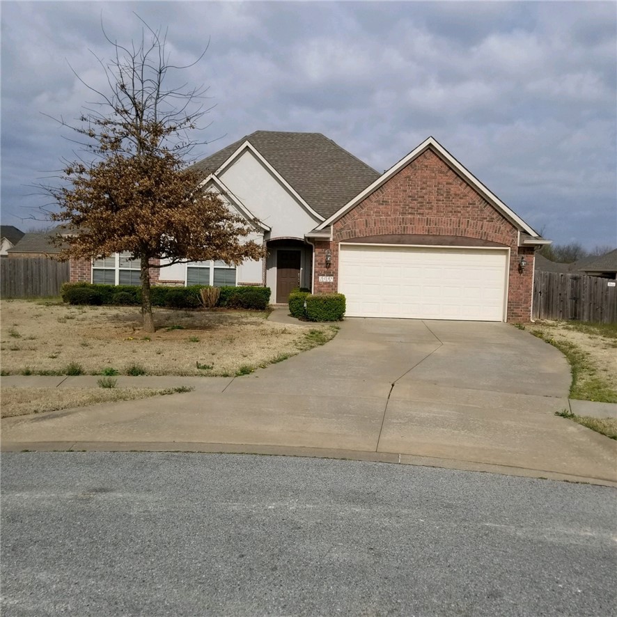 Nice home in Holcomb District in West Fayetteville. Home features 3 bedrooms, 2 1/2 baths, hardwood floors in living room, dining room & master bedroom. Dining room could be used as an office. Master bath complete with separate shower & large Jacuzzi tub. Huge fenced in backyard & big patio for entertaining.