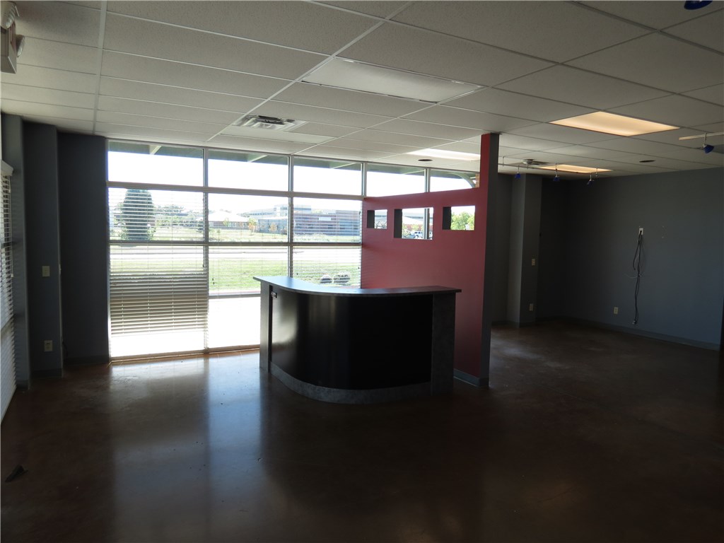 Cottonwood Village Ph I Bentonville - Commercial Lease