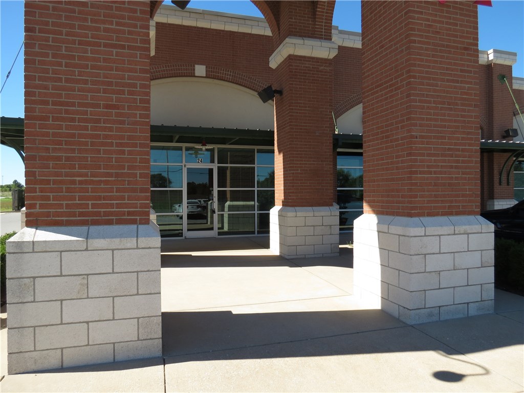 Cottonwood Village Ph I Bentonville - Commercial Lease