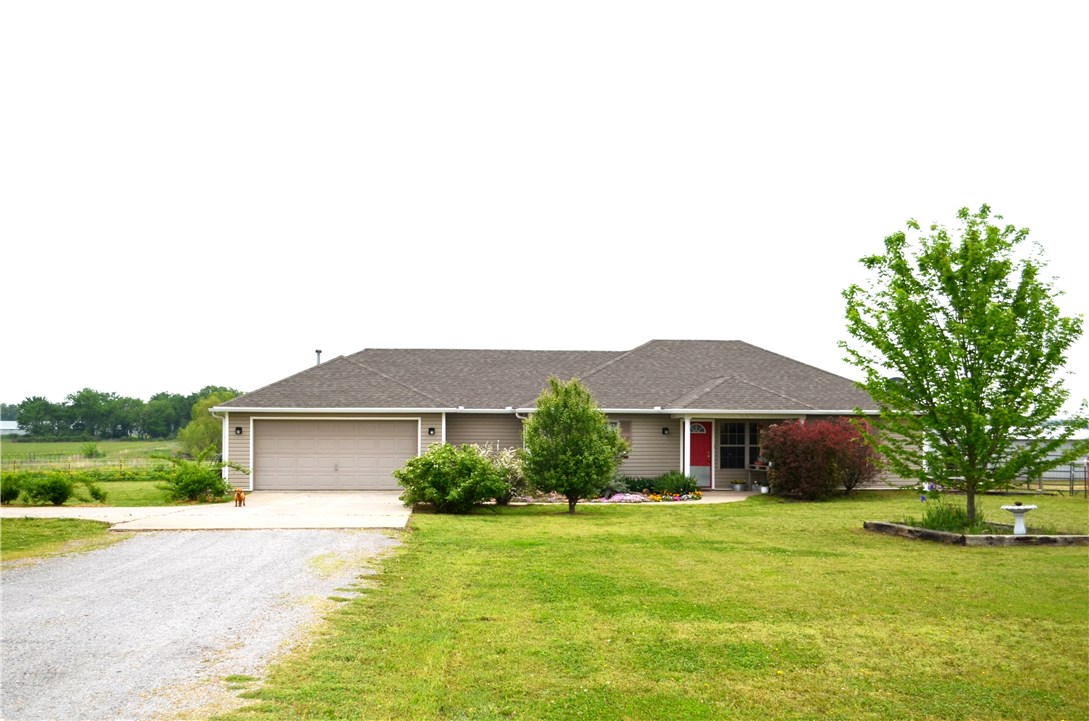 Move in ready Gentleman's farm.  Immaculate home features 3bed/2.5bath split floor plan, lovely detailed trim work, and a wonderful view of your land out the back of the home.  On the grounds you will enjoy the barn, shed, panel arena and nice stocked fishing pond. A great location just waiting for you.