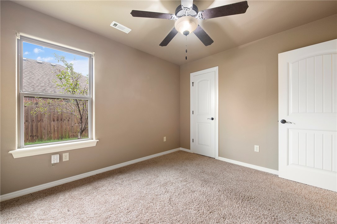 Garrett Road Sub Rogers - Residential Lease