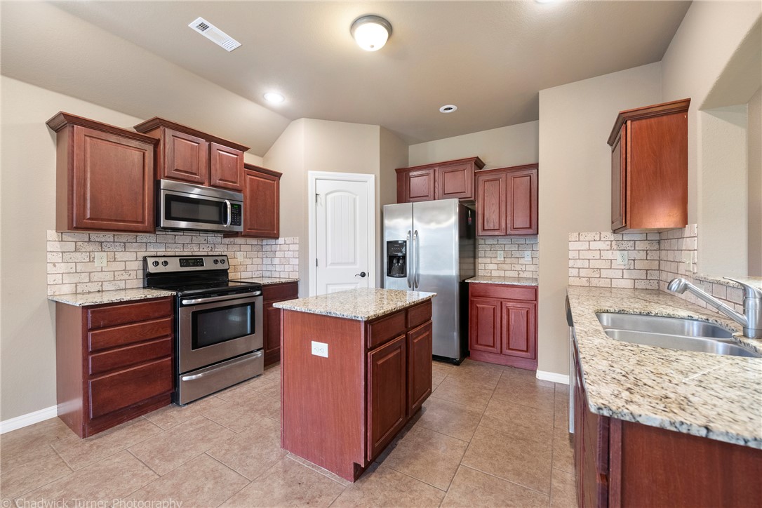 Garrett Road Sub Rogers - Residential Lease