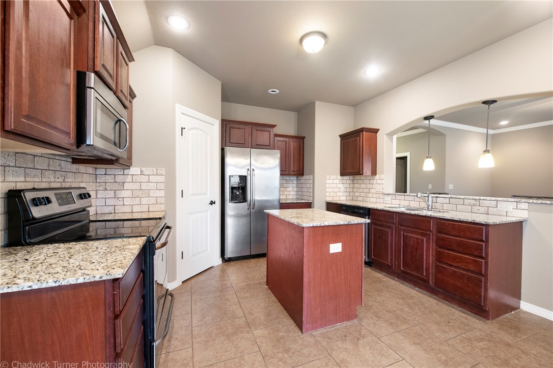 Garrett Road Sub Rogers - Residential Lease