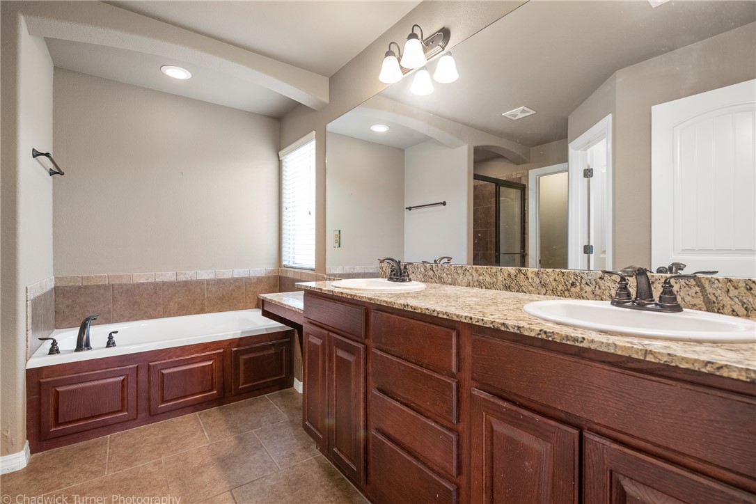 Garrett Road Sub Rogers - Residential Lease