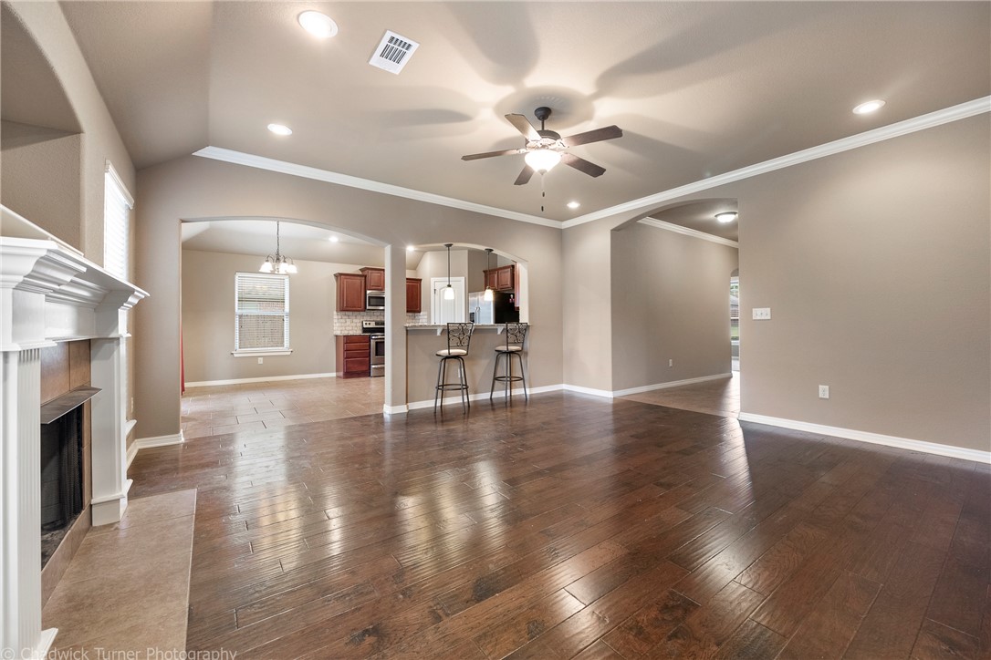 Garrett Road Sub Rogers - Residential Lease