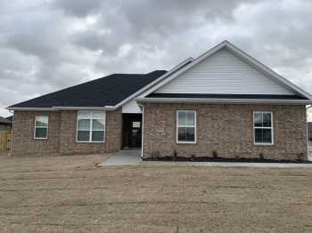 This 4 bed 2 bath home located directly behind the new Pea Ridge High School and only minutes from Bentonville! Features include custom cabinets, large kitchen island, upgraded 3cm granite & fixtures, gas cook top with built in oven, wood look ceramic tile floors, custom tile shower, whirlpool tub, raised ceilings, 2'' faux blinds, covered patio, & much more! ***Pictures may not be of exact unit available, paint colors, flooring color, style and cabinets may vary. ***
