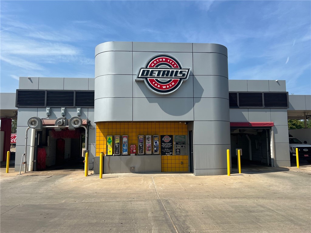 Established Car Wash Investment Opportunity in a Prime Location. A high-performing car wash strategically positioned on the East side of Springdale, offering excellent accessibility and visibility in a growing corridor. This property delivers immediate revenue potential with a strong foundation already in place, plus significant upside for future development. The car wash features 6 spacious manual bays, a touchless automatic bay, and a soft-touch bay, providing a full range of options to meet customer demand. To complement the wash bays, there are 7 powerful vacuum stations, ensuring high throughput and customer convenience. Adding further value, the property includes an additional adjoining lot, creating exceptional opportunities for expansion—whether that’s adding more bays, developing office space, or creating storage facilities. The land’s location also places it in proximity to several popular Beaver Lake boat launches, tapping into consistent demand from both local residents and recreational visitors.