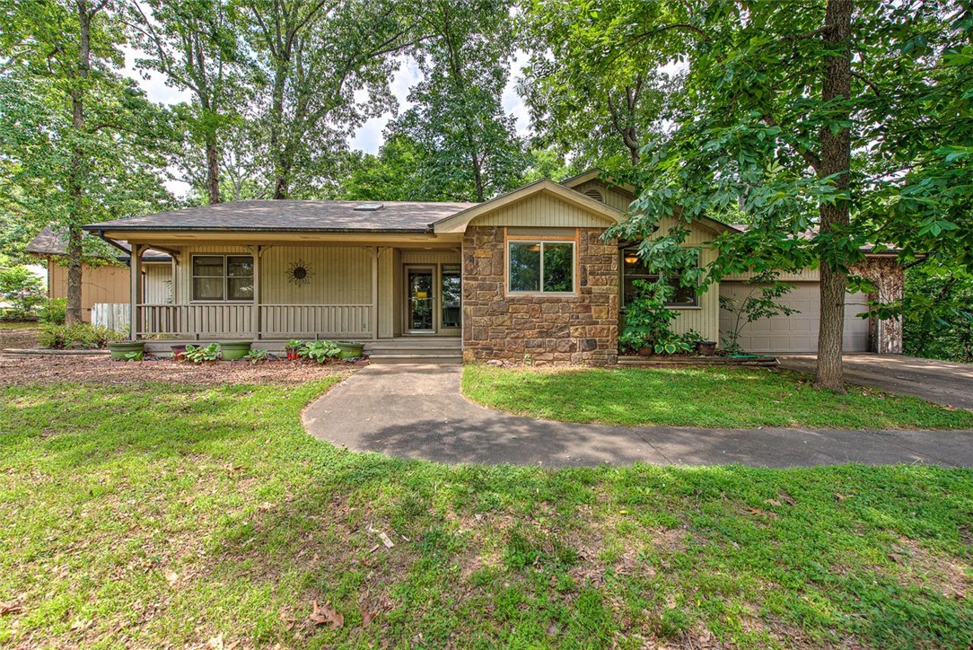 Stop your search when you find this charming 2-bedroom, 2-bath home in a central location!
Featuring a newer HVAC system, water heater, and roof for added peace of mind. The generously sized living area offers privacy and comfort—perfect for relaxing or entertaining. Enjoy a cook’s kitchen with beautiful cabinetry and great functionality. Schedule your showing today. Home is being sold As Is.