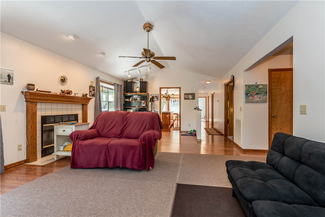 Unit 116 Holiday Island - Residential