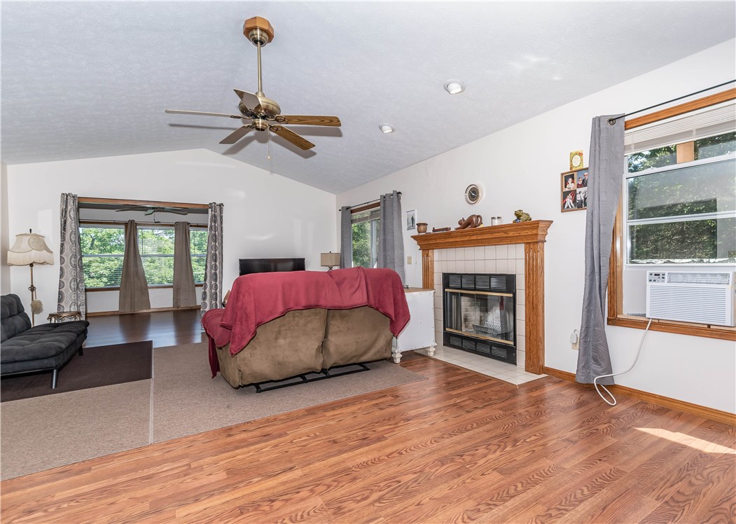 Unit 116 Holiday Island - Residential