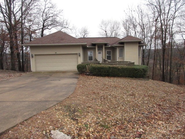 2 living areas.  Walk out basement.  New carpet, fresh paint and new SS appliances.  Wooded lot on a cul de sac.  Fannie Mae Homepath Property.  Owner Occupant form must be sent with all Owner Occupied offers. Pre-qualification letters are strongly recommended.