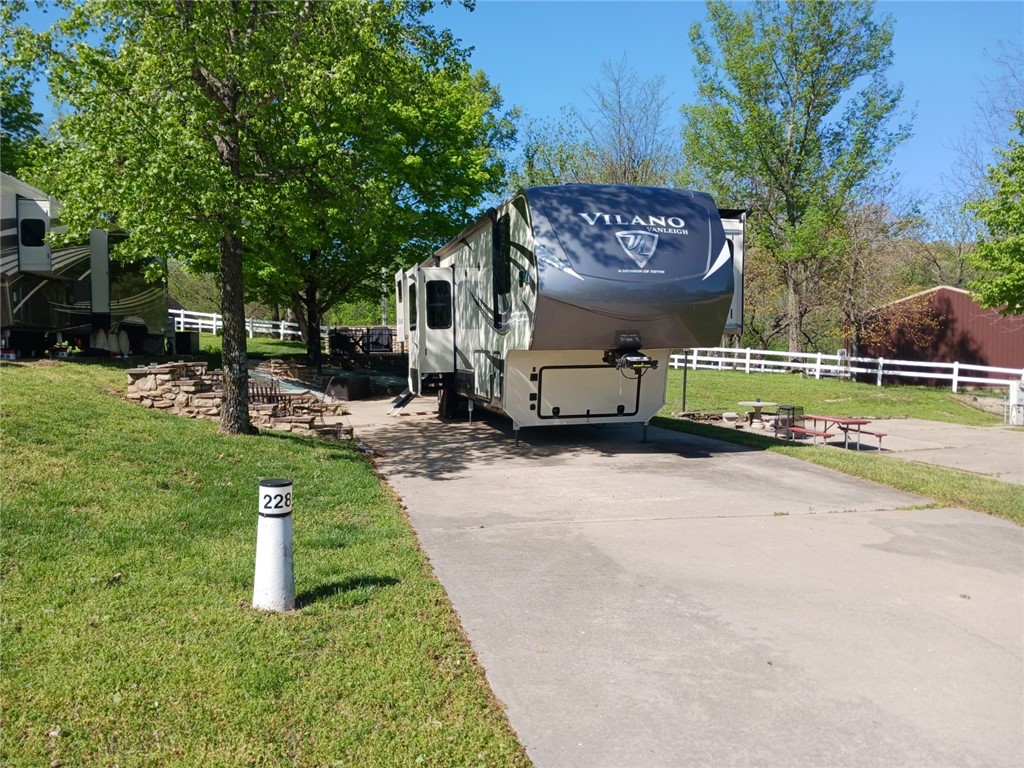 Outdoor Resorts In The Ozarks - Land
