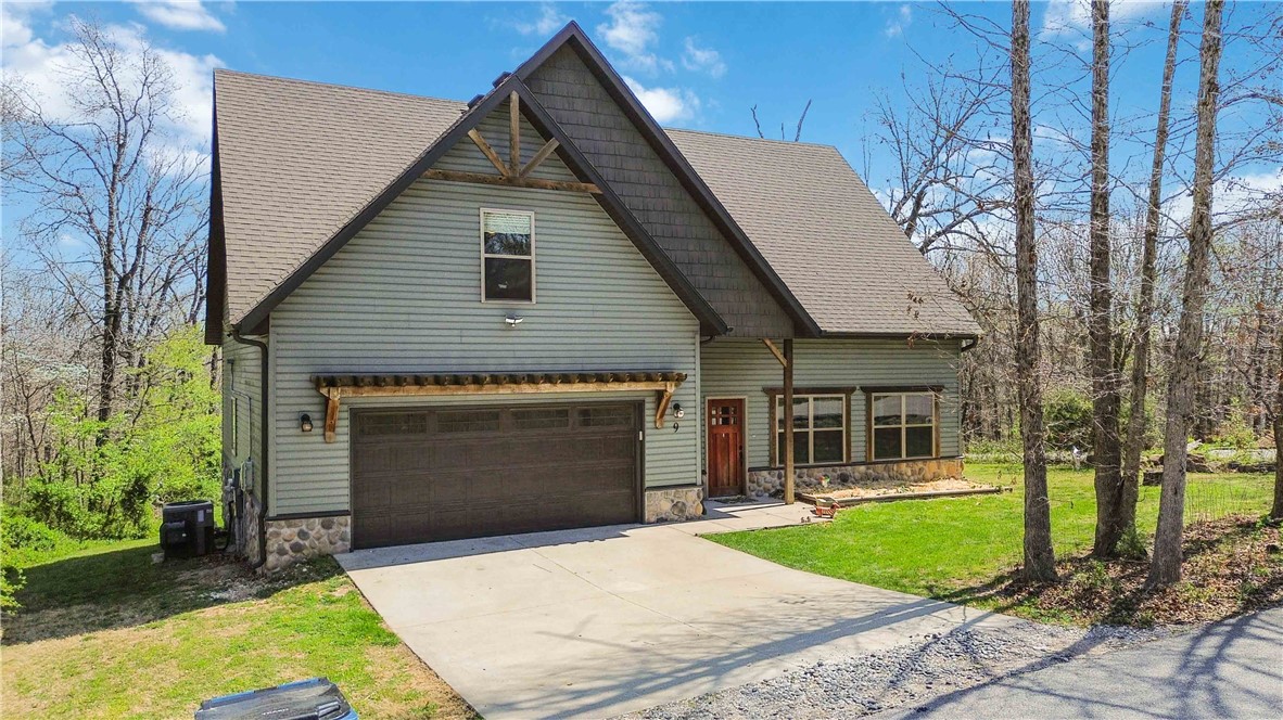 Located in one of Bella Vista’s most sought-after outdoor areas, this well-maintained home offers easy access to Tweety Bird Trail, Huntley Gravity Park, the Back 40 trail system, and Lake Windsor. The setting provides a quiet, private feel while still being just minutes from everyday amenities.
Recent updates include new waterproof LVP flooring (2026), fresh interior paint, repainted kitchen cabinetry, updated fixtures, and a new dual sink. Solar panels add efficiency and help reduce energy costs. The layout offers open, functional living spaces with great natural light and an easy flow between the kitchen, dining, and living areas.
The spacious yard and back deck create an ideal setting to relax or entertain, with frequent wildlife sightings adding to the overall appeal.
A strong combination of location, updates, and livability makes this a great option for full-time living or a second home.