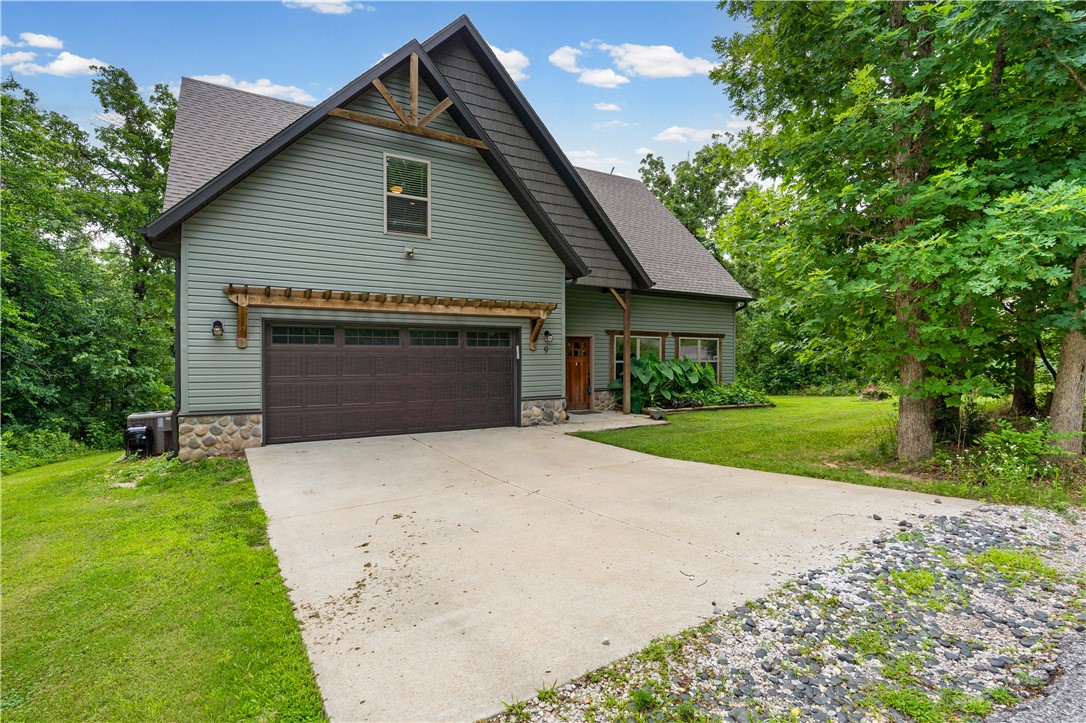 Located in one of Bella Vista’s most sought-after outdoor areas, this well-maintained home offers easy access to Tweety Bird Trail, Huntley Gravity Park, the Back 40 trail system, and Lake Windsor. The setting provides a quiet, private feel while still being just minutes from everyday amenities.
Recent updates include new waterproof LVP flooring (2026), fresh interior paint, repainted kitchen cabinetry, updated fixtures, and a new dual sink. Solar panels add efficiency and help reduce energy costs. The layout offers open, functional living spaces with great natural light and an easy flow between the kitchen, dining, and living areas.
The spacious yard and back deck create an ideal setting to relax or entertain, with frequent wildlife sightings adding to the overall appeal.
A strong combination of location, updates, and livability makes this a great option for full-time living or a second home.