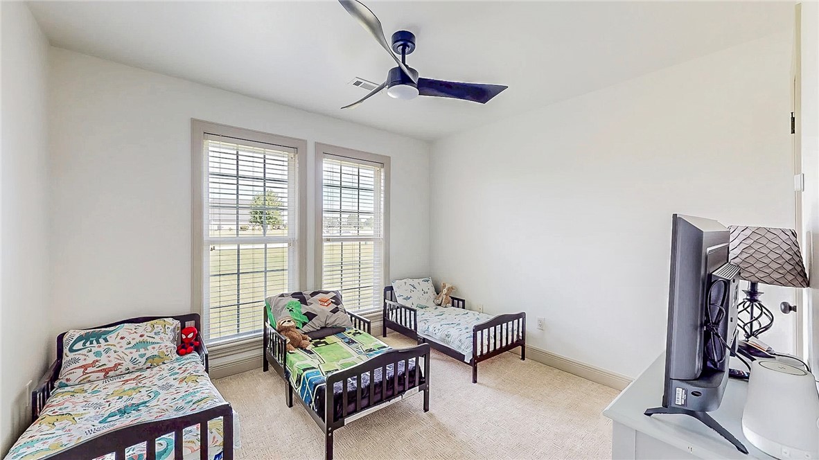 Soaring Hawk Sub Cave Spgs - Residential
