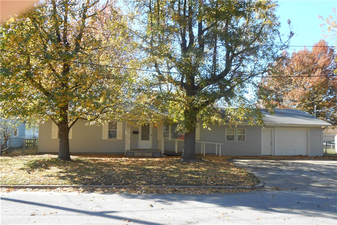 Private remodeled 3BR 1404 SF home at the end of the street.  Nicely laid out with lots of extras.  1 car garage.