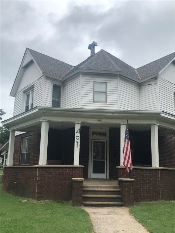Historic home located near downtown Siloam Springs. Original refinished hardwood floors in the entry way, dining room, living room and study; fresh paint, newer roof, partial new concrete board siding, partial updated HVAC. Many updates have been completed and some that are waiting for a new family to make it their own.