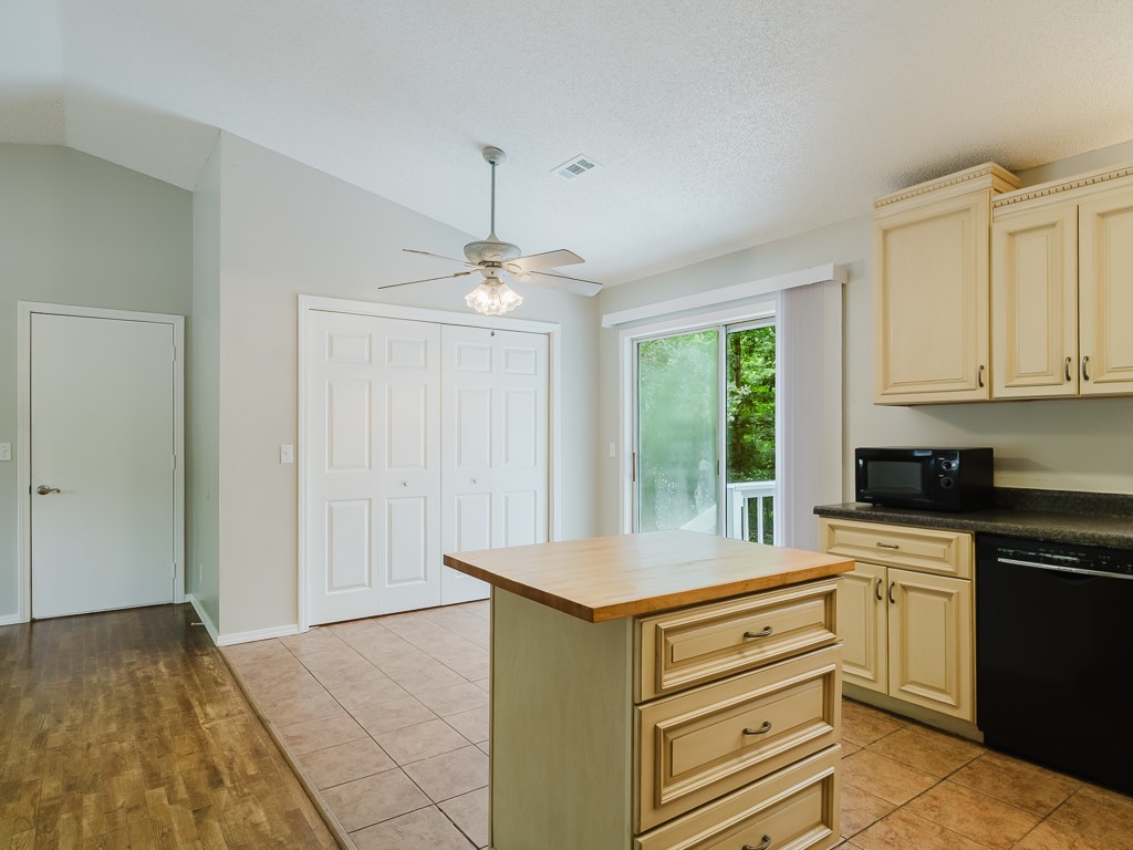 Hampton Sub Bvv - Residential