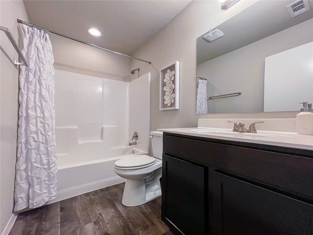 STOKENBURY FARMS VI - Residential