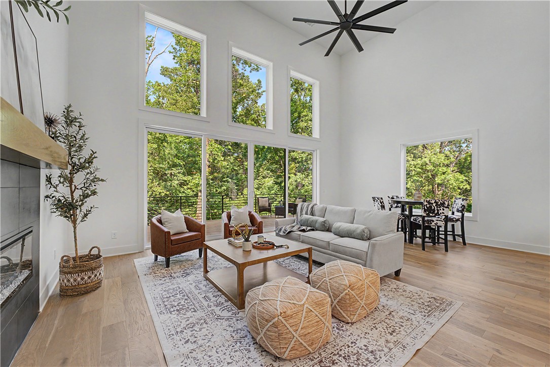 Lands End - Residential