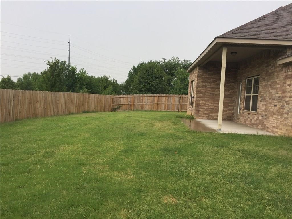 4 bedroom -2 bath- 2 car garage House in Bentonville. Close to Everything! Newer Construction house, big private back yard, on a cul-de-sac! Pests are negotiable.
