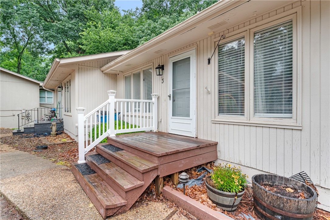 Townhouse Tct 3 A/K/A Drake Court Bvv - Residential