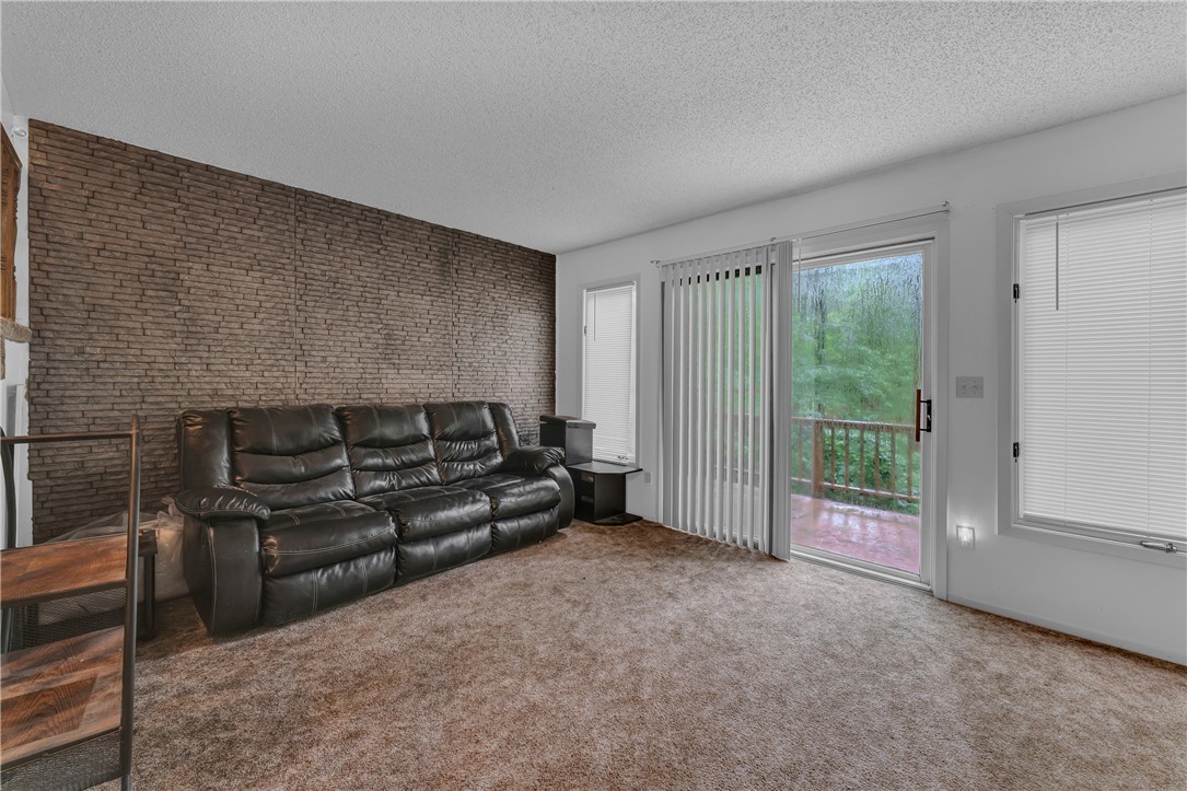 Townhouse Tct 3 A/K/A Drake Court Bvv - Residential