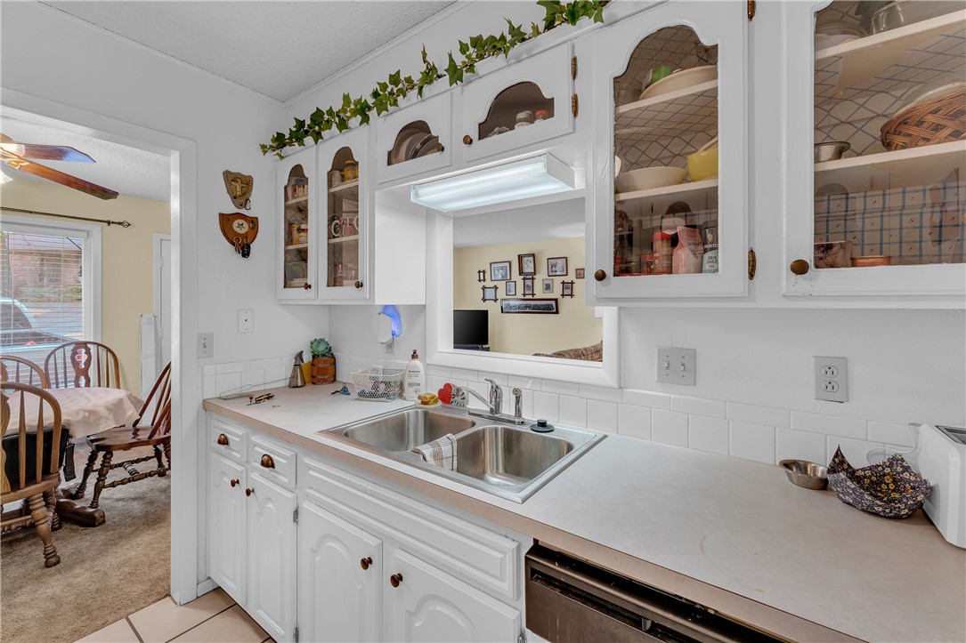 Townhouse Tct 3 A/K/A Drake Court Bvv - Residential