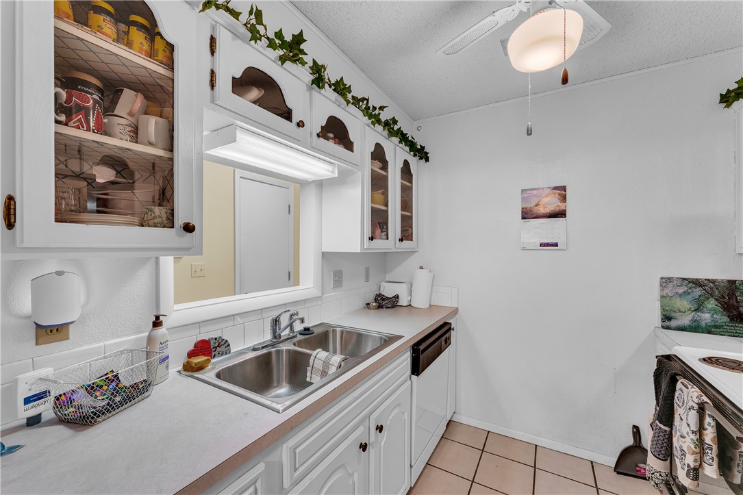 Townhouse Tct 3 A/K/A Drake Court Bvv - Residential