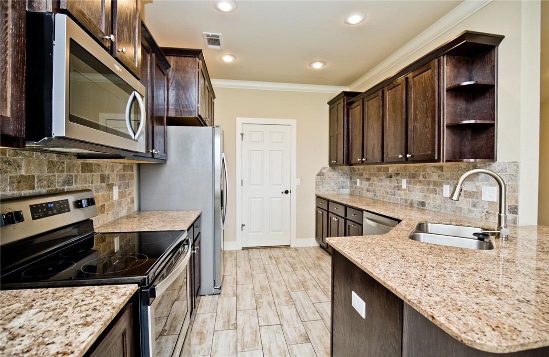 Willow Run Pea Ridge - Residential Lease