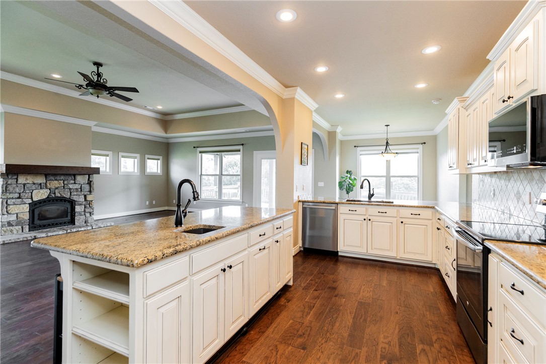 Hunt's Lakeside Estates - Residential