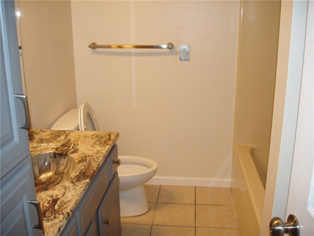 North Briar Sub - Residential Lease