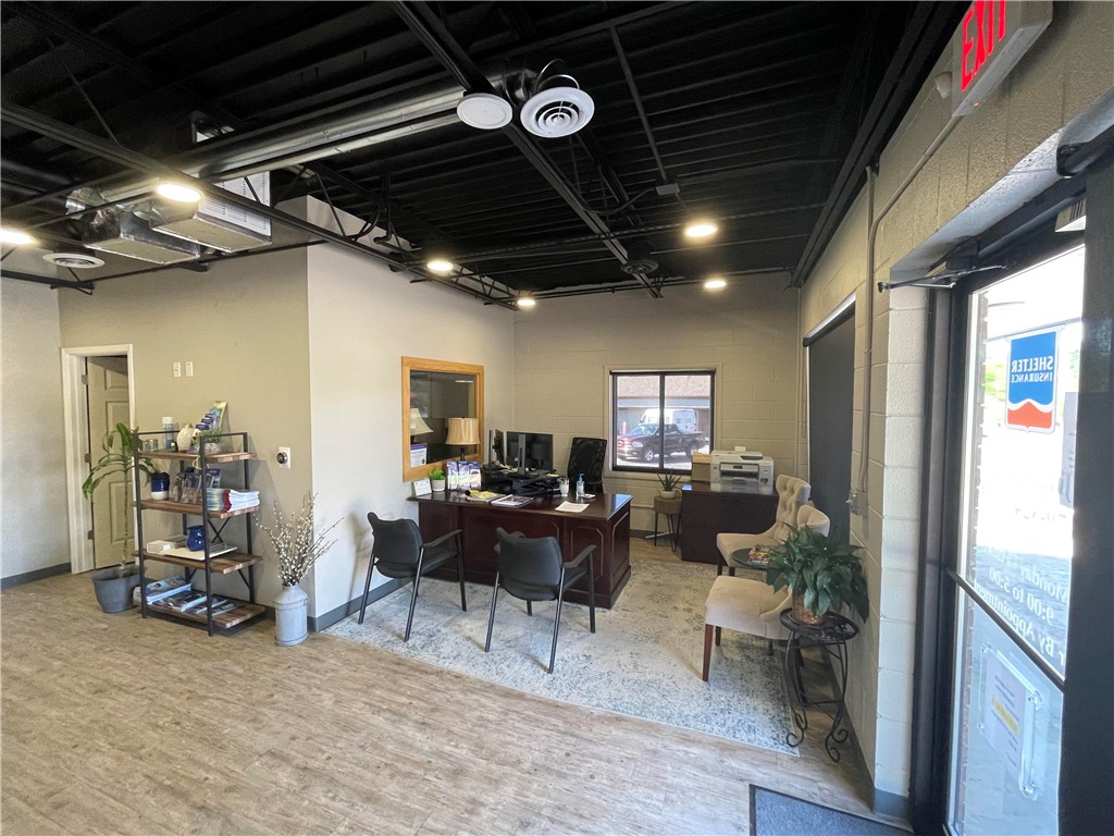 College Add Siloam Spgs - Commercial Lease