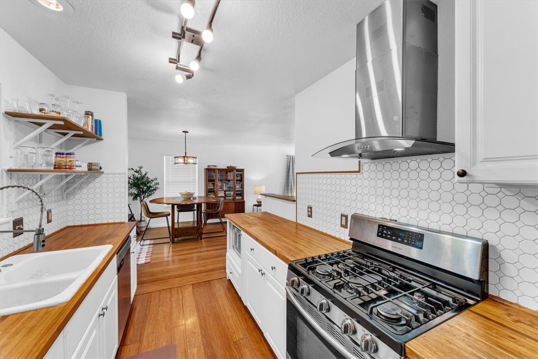 Hendrys Add - Residential Lease