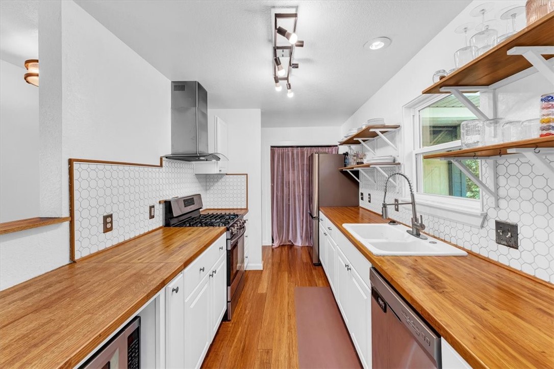 Hendrys Add - Residential Lease