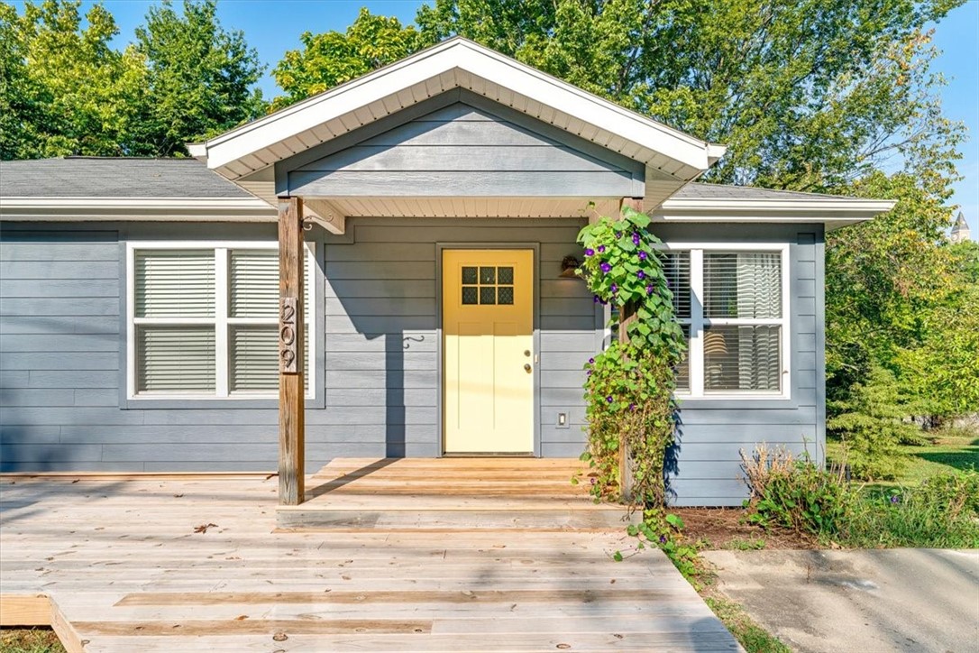 Charming and updated, this 3-bedroom, 2-bath home at 209 S Willow offers comfort, style, and plenty of storage. The house has been thoughtfully renovated with new siding, windows, appliances, and a welcoming new front porch. Inside, you’ll find an updated kitchen and two brand-new bathrooms—one featuring a beautiful clawfoot tub.

Storage won’t be an issue with a large crawlspace and a dedicated storage room just off the back deck. The spacious deck is perfect for relaxing or entertaining, and the backyard provides room to enjoy the outdoors.

This home combines modern updates with classic charm, making it a standout rental.