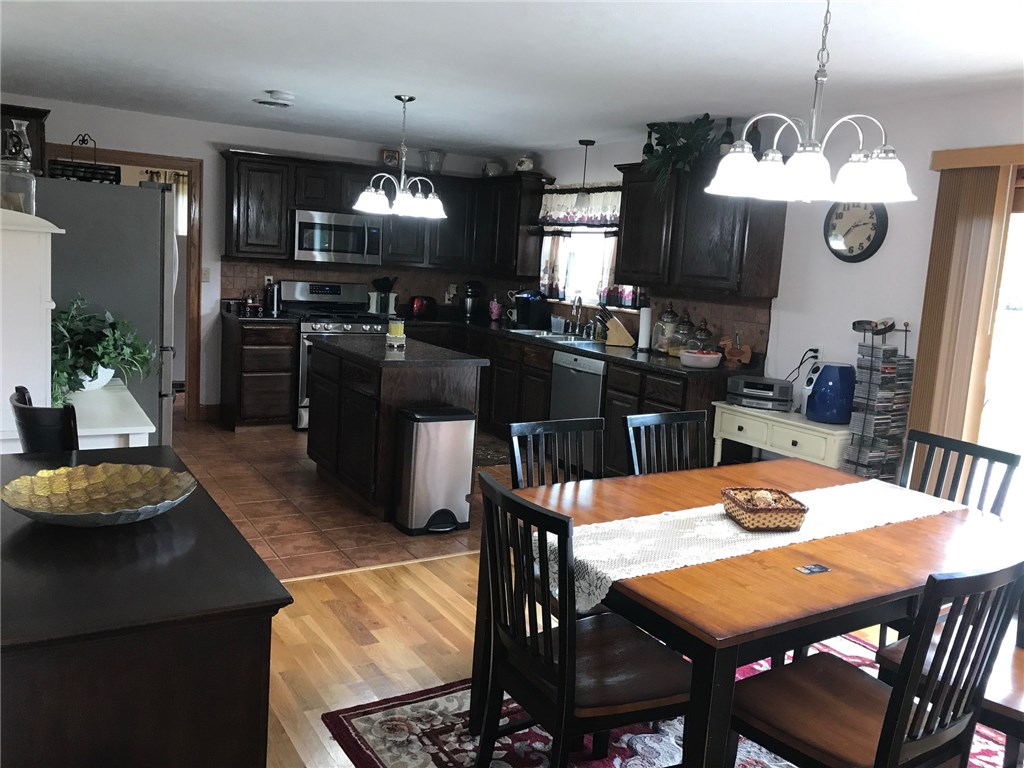 12-20-33-GRAVETTE - Residential