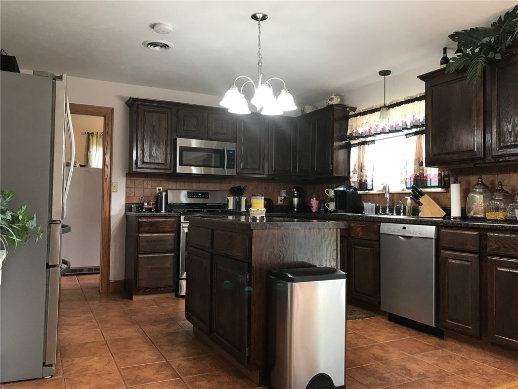 12-20-33-GRAVETTE - Residential
