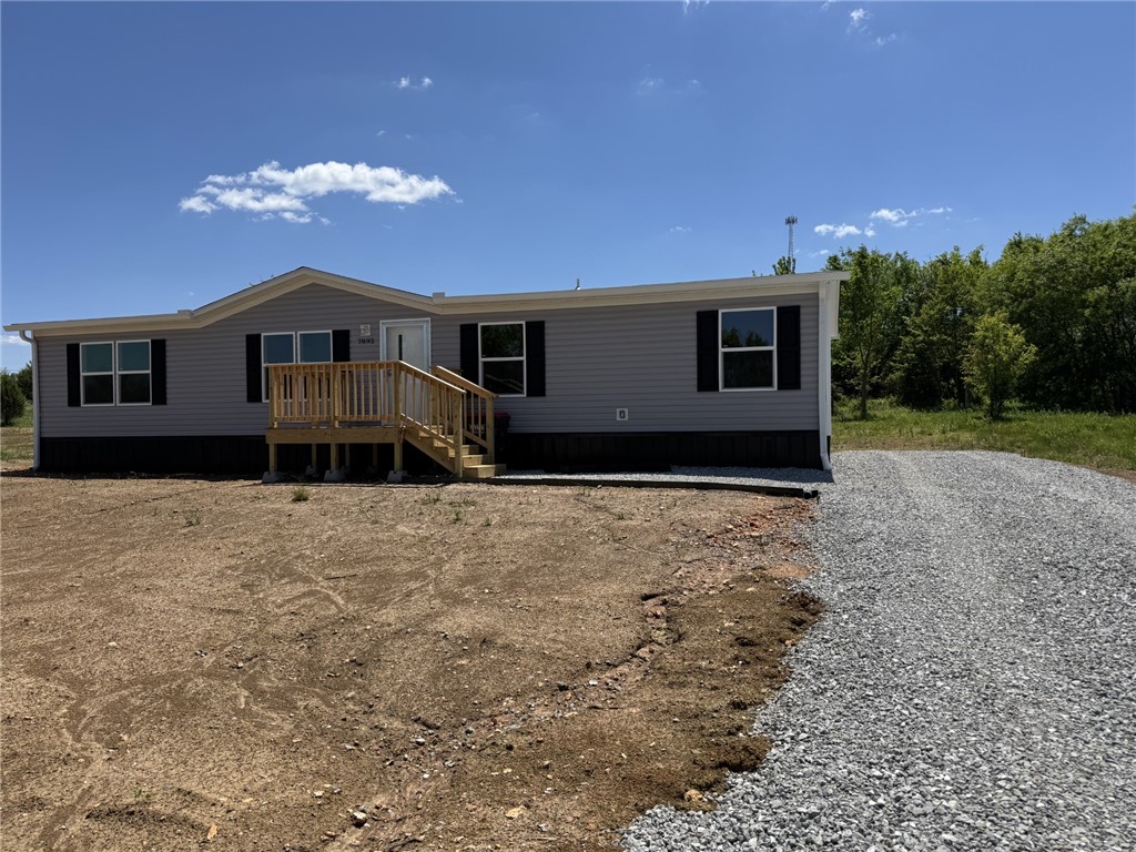 Brand new 3/2 home on large .39 acre lot. 2 living spaces, split floor plan. Kitchen appliances included. Nothing to do but move in. Within 1/2 hour to Rogers/Bentonville. 10 minutes to Raring River or Beaver Lake. Affordable and ready for your family. Must see!! Appointment Only.