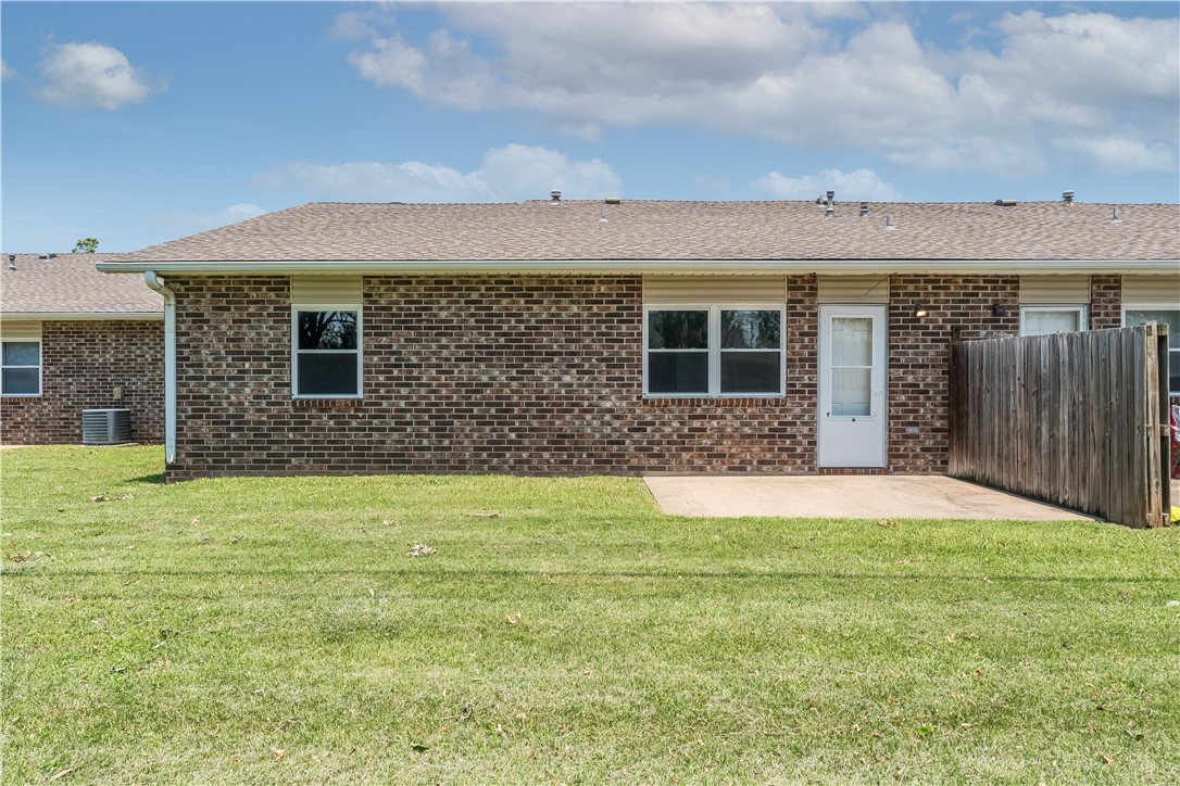 Oak Hill Iii Ph 1 Rogers - Residential Lease