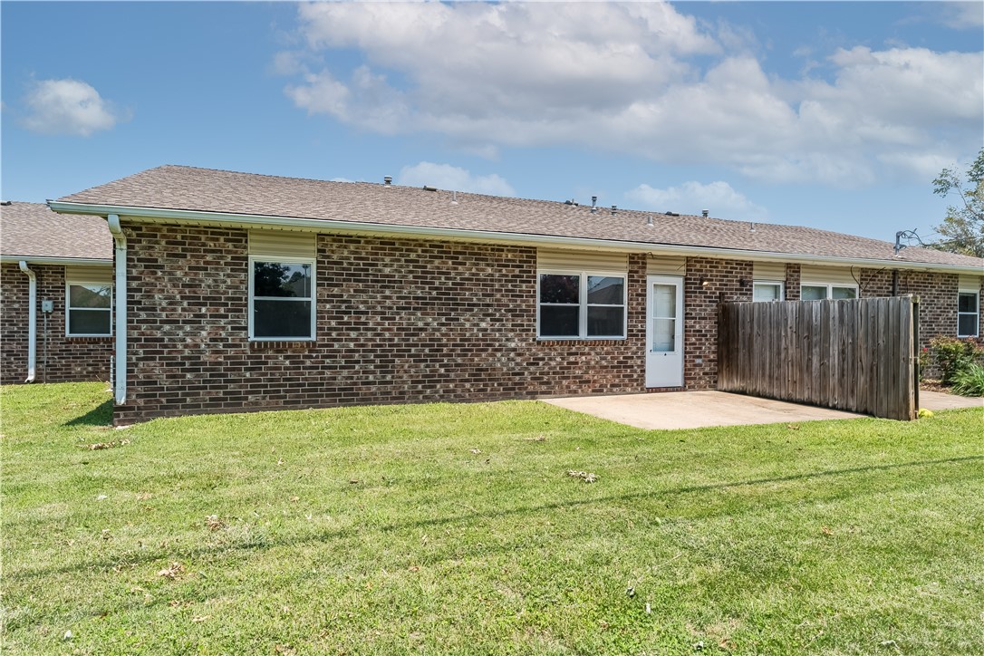 Oak Hill Iii Ph 1 Rogers - Residential Lease