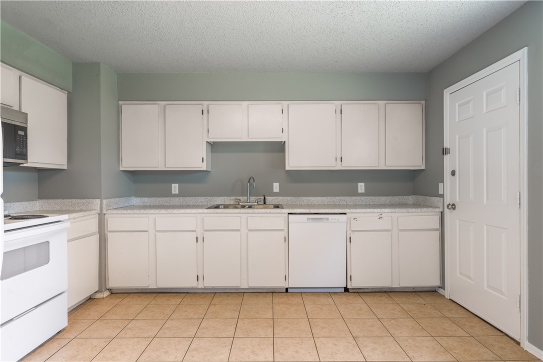 Oak Hill Iii Ph 1 Rogers - Residential Lease
