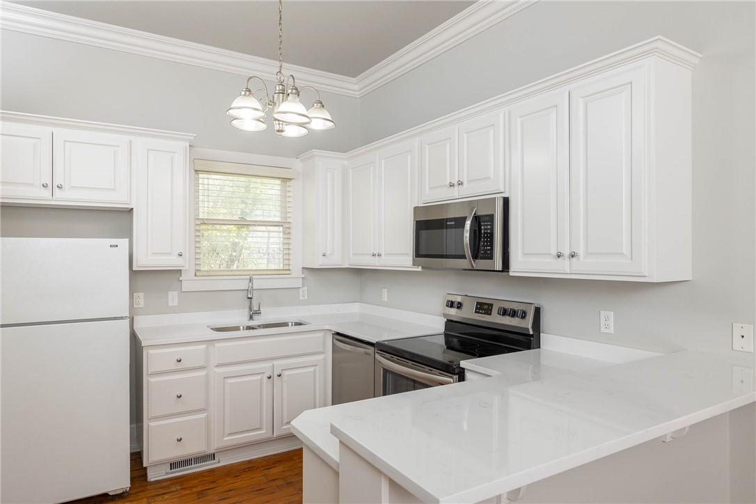 COUNTY COURT - Residential Lease