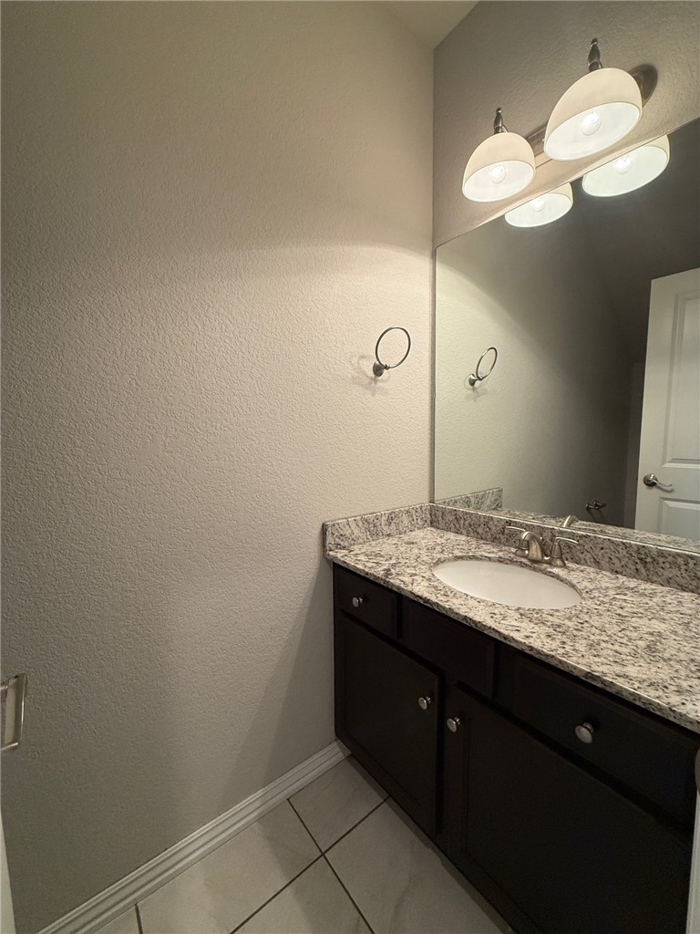 SHADOWBROOKE AT THE PEAKS HORIZ PROP RE - Residential Lease