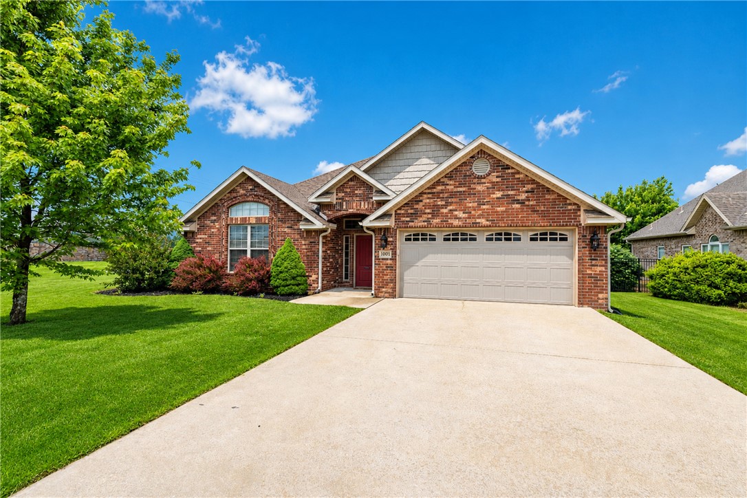 Well maintained, quality-built home on a nice corner lot. One level, all brick home with a privacy fenced yard. This home has new paint and new carpet. Nice private back yard with a covered patio. Spacious living area, custom eat-in kitchen and a flex room that could be used for dinning, office or a playroom. Located close to Bentonville High School and on the quiet, North side of Centerton. Come take a look and see why this should be your next home.