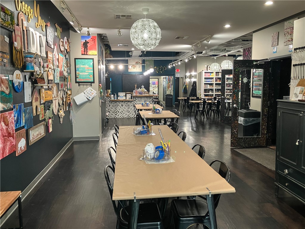 Van Zanvoord Add Bentonville - Commercial Lease