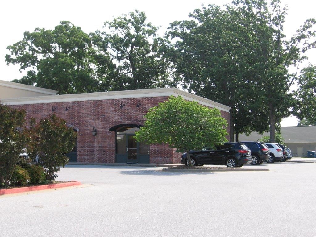 Oak Trace - Commercial Lease