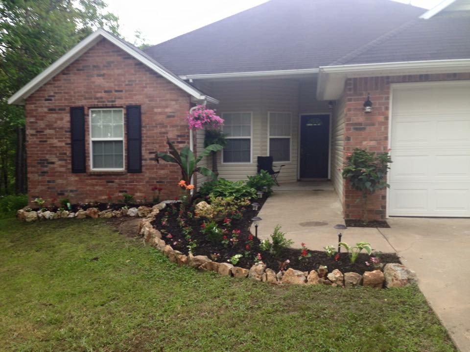 Sold as is no repairs no home warranty. open concept for great entertaining and a split floor plan 3 bed 2 bath with cathedral ceilings in the living room. Flat driveway and flat back yard with an above ground pool attached to the deck. Close to Metfield clubhouse and park for swimming, playground, miniature golf for the kids and 2 golf courses for the big kids, bike trails and workout room. Pets will be removed for showings