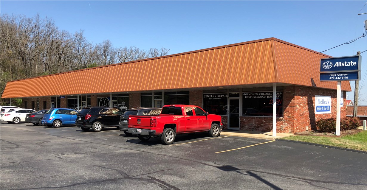 Fayetteville Outlots - Commercial Lease